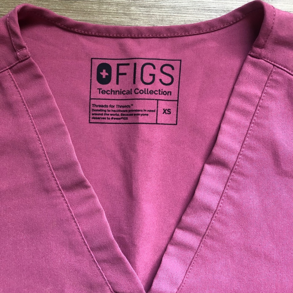Scrub top - Picture 3 of 4